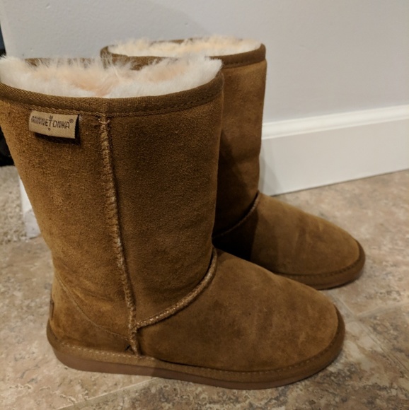 Minnetonka Womans tan Olympia Boots - Picture 5 of 6